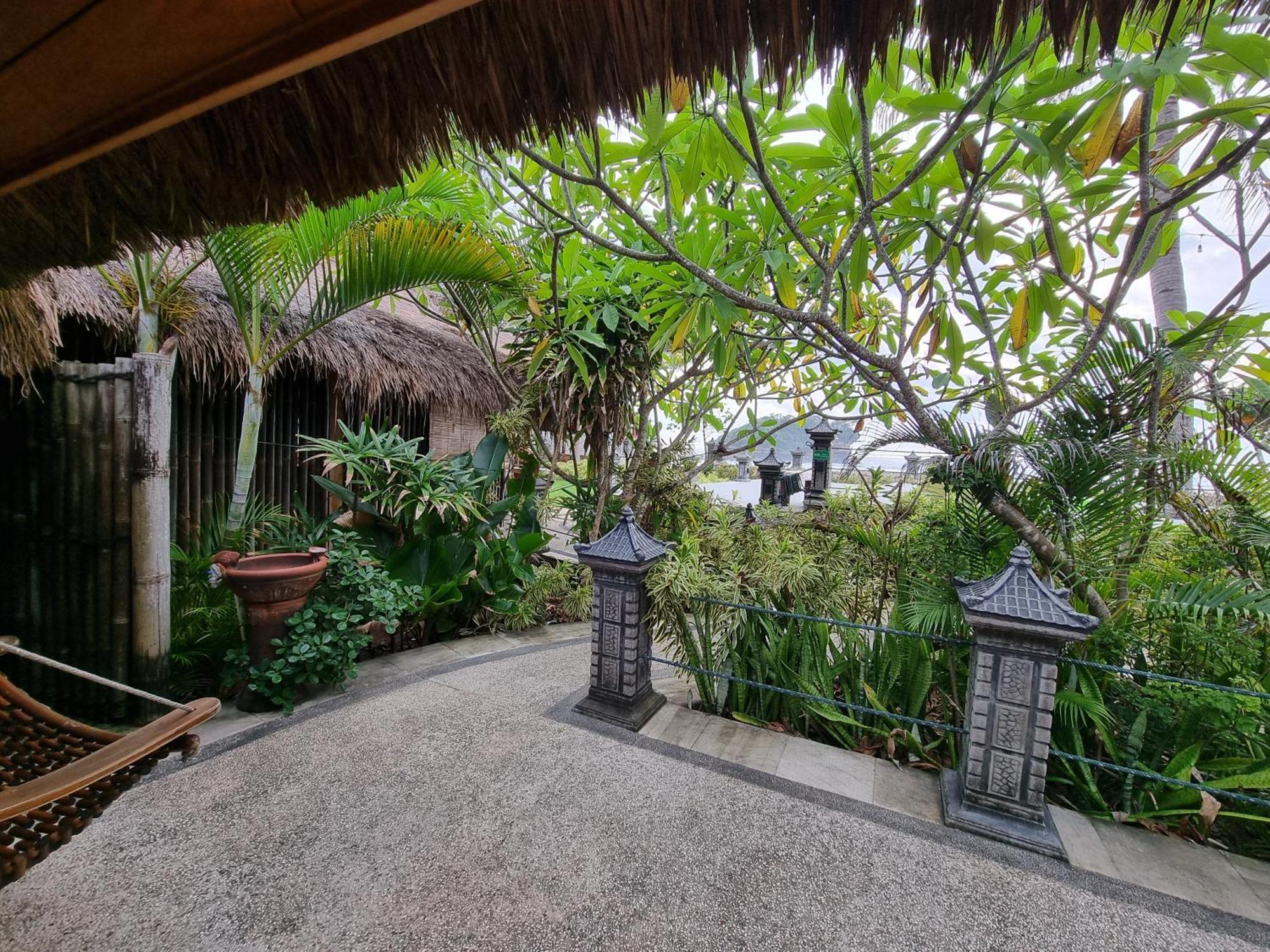 Istana Ombak Eco Resort Пачитан Екстериор снимка