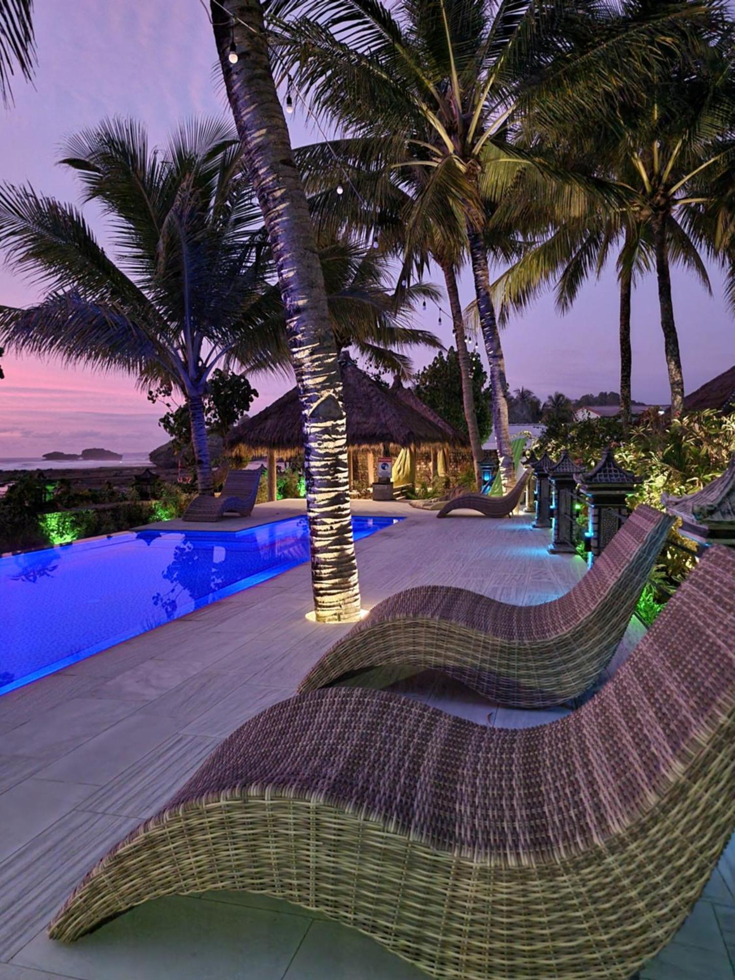 Istana Ombak Eco Resort Пачитан Екстериор снимка