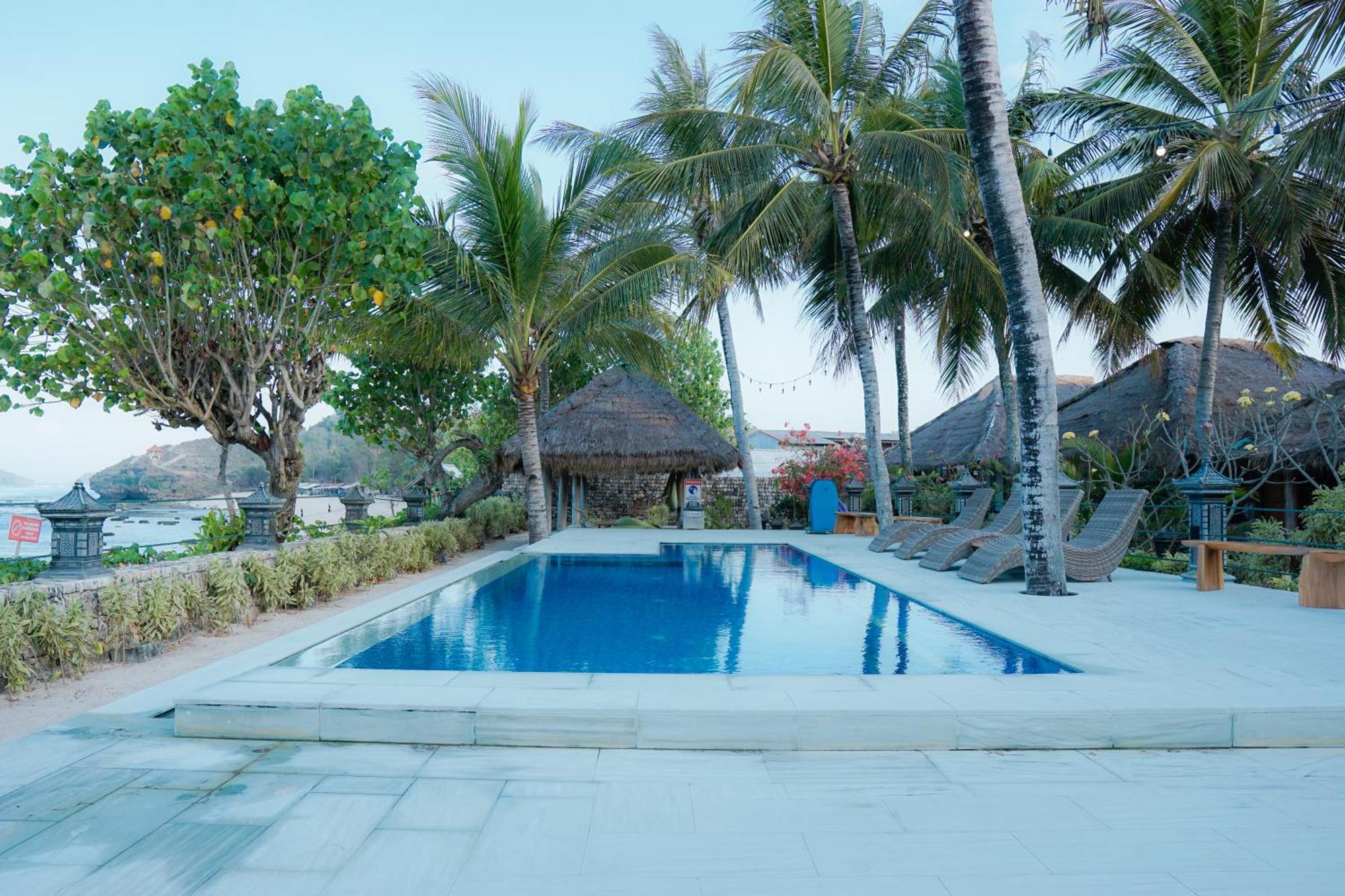 Istana Ombak Eco Resort Пачитан Екстериор снимка