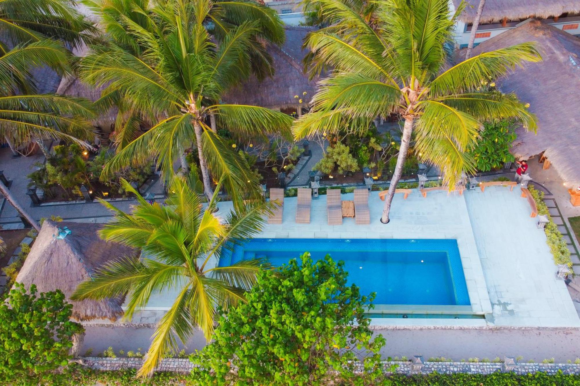 Istana Ombak Eco Resort Пачитан Екстериор снимка